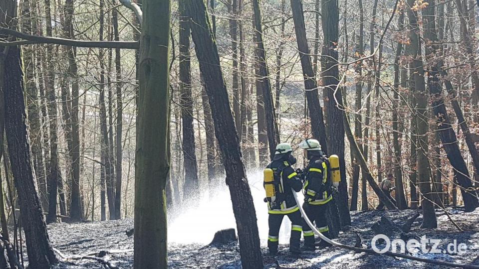 Die Atemschutzträger hatten bei der Brandbekämpfung Schwerstarbeit zu leisten. Bild: frd