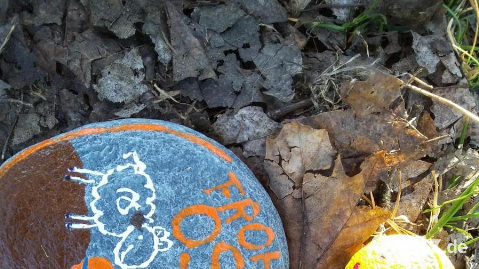 Die kleinen Kunstwerke animieren zum Mitmachen. Bild: bl