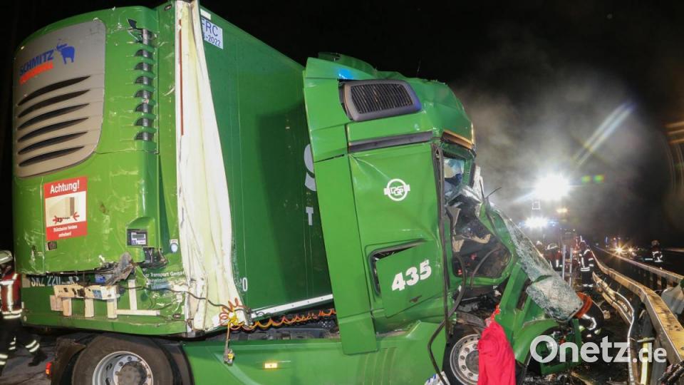 In der Nacht auf Donnerstag ereignete sich auf der Autobahn A93 zwischen Mitterteich Süd und Wiesau ein weiterer schwerer Unfall. Bild: Roland Wellenhoefer