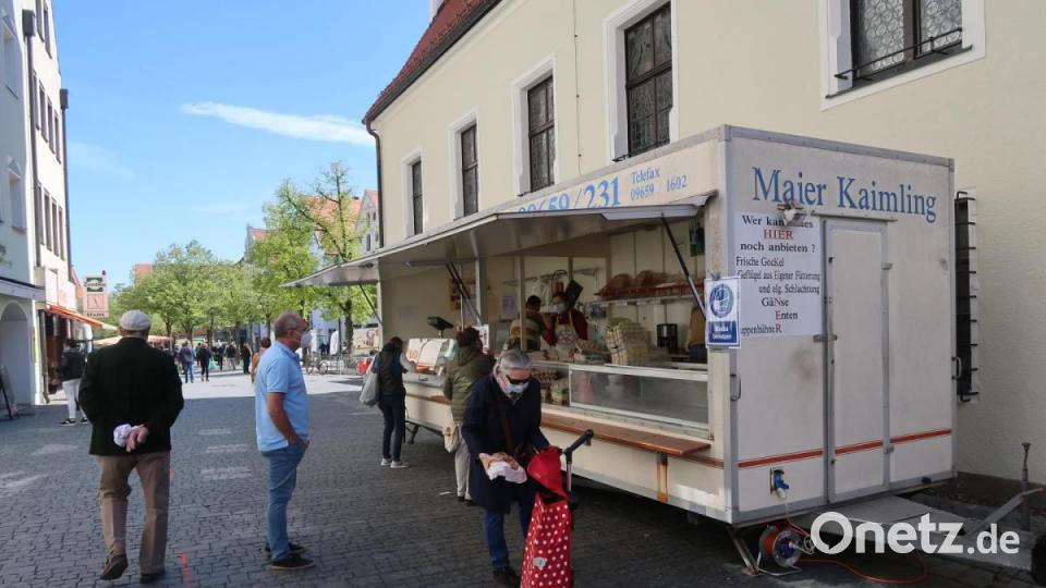 Wiedereröffnung des Weidener Wochenmarkts am Samstag. Bild: Kunz