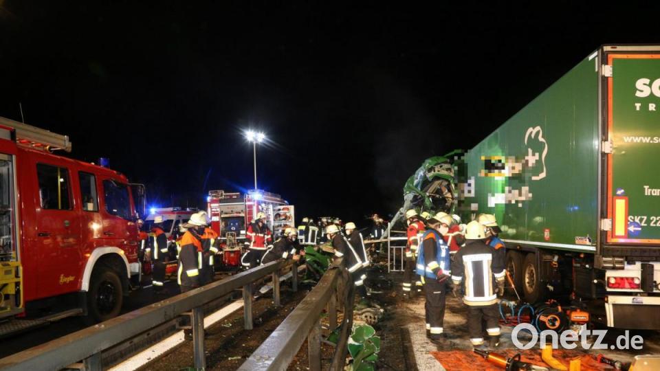 In der Nacht auf Donnerstag ereignete sich auf der Autobahn A93 zwischen Mitterteich Süd und Wiesau ein weiterer schwerer Unfall. Bild: rw