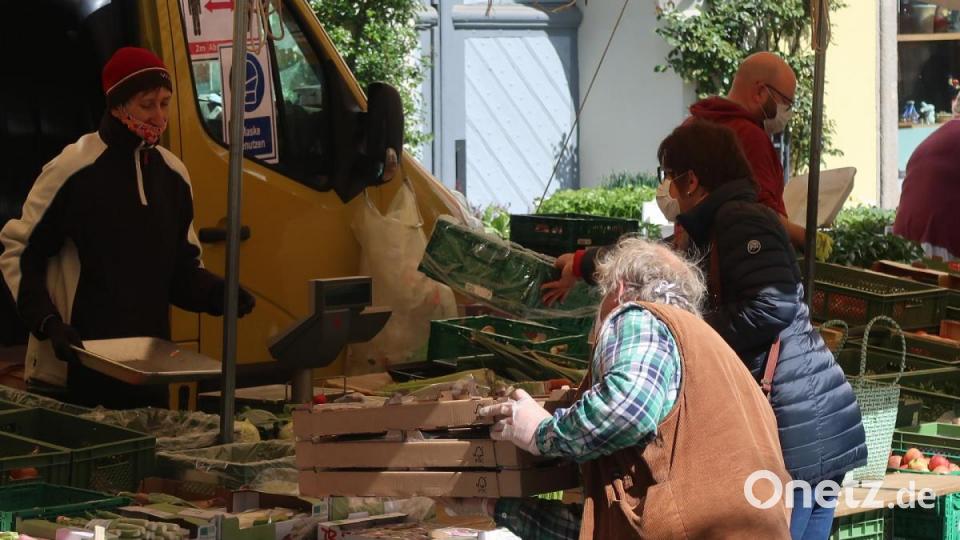 Wiedereröffnung des Weidener Wochenmarkts am Samstag. Bild: Kunz