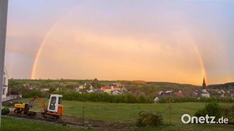 Unsere Leser haben uns Bilder von der Wetterschau am Donnerstagabend geschickt. Bild: Marion Renner