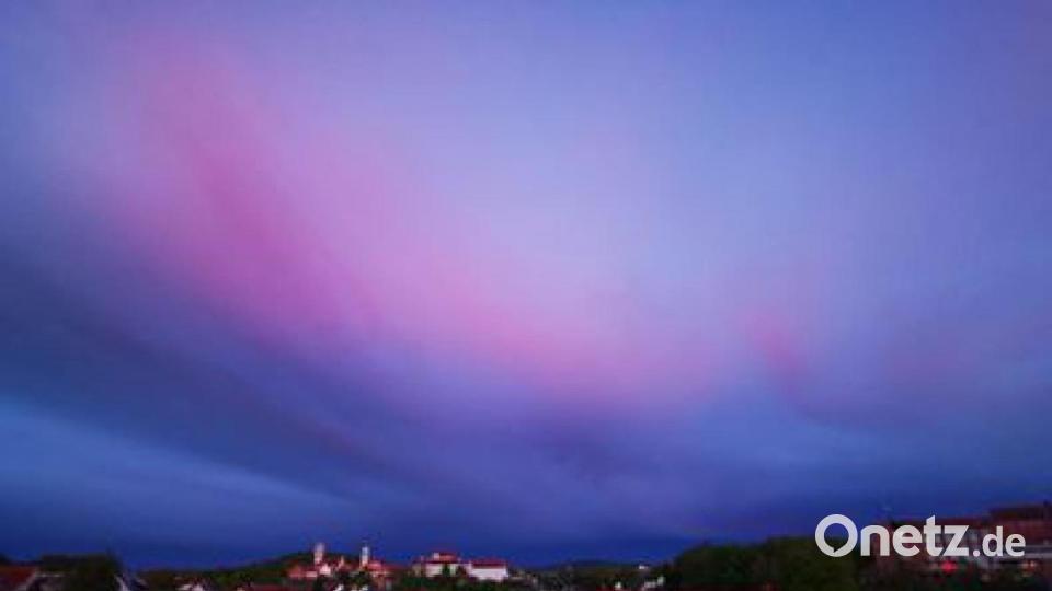 Unsere Leser haben uns Bilder von der Wetterschau am Donnerstagabend geschickt. Bild: Alexandra Chavez