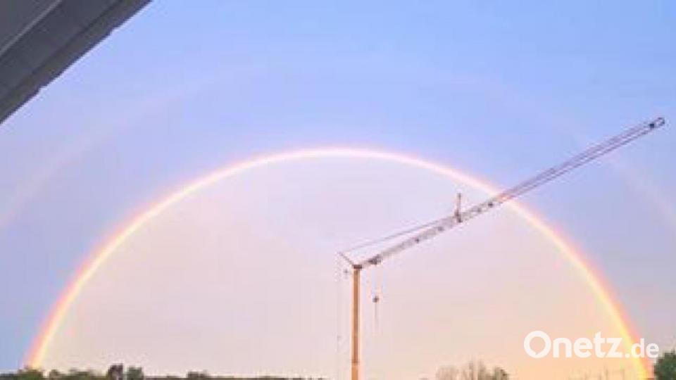 Unsere Leser haben uns Bilder von der Wetterschau am Donnerstagabend geschickt. Bild: Annette Genrich