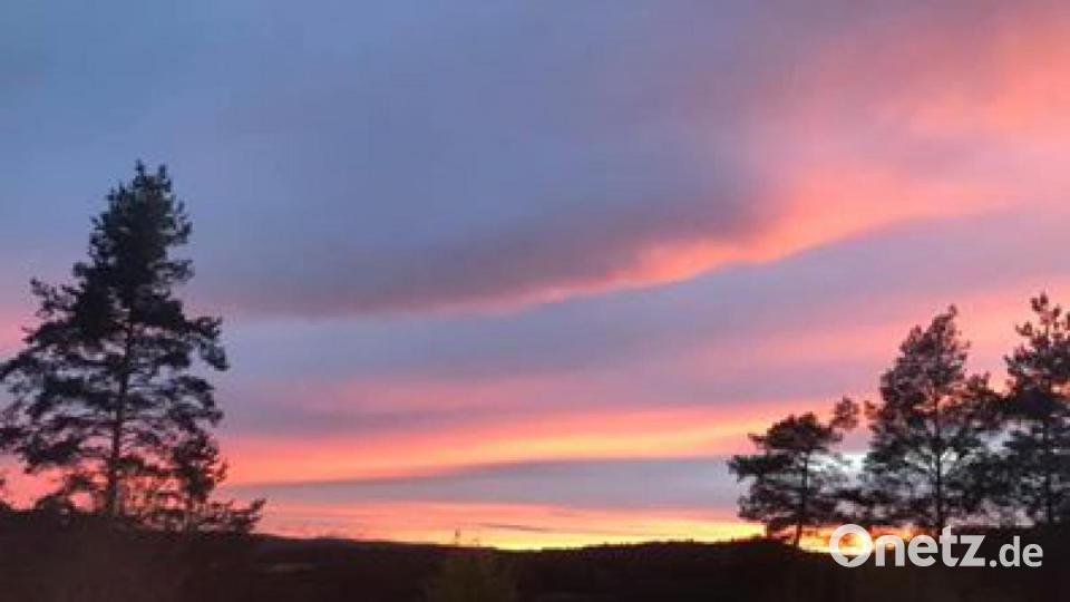 Unsere Leser haben uns Bilder von der Wetterschau am Donnerstagabend geschickt. Bild: Eva Jenatschke