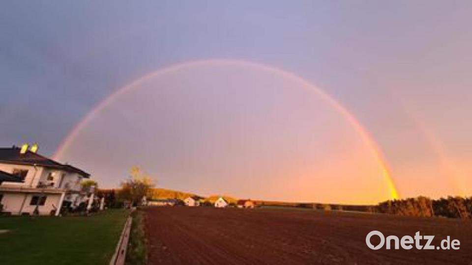 Unsere Leser haben uns Bilder von der Wetterschau am Donnerstagabend geschickt. Bild: Anni Meiler