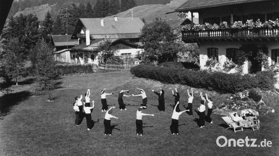 Die Kuren starteten zunächst als reine Mütterkuren. Später durften die Mütter ihre Kinder mitnehmen. Bild: Archiv Müttergenesungswerk/exb