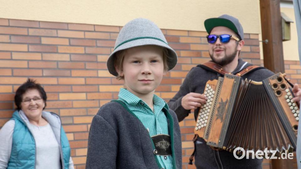Auch die kleinen Lintacher waren - wie immer - mit Eifer dabei. Bild: hbe