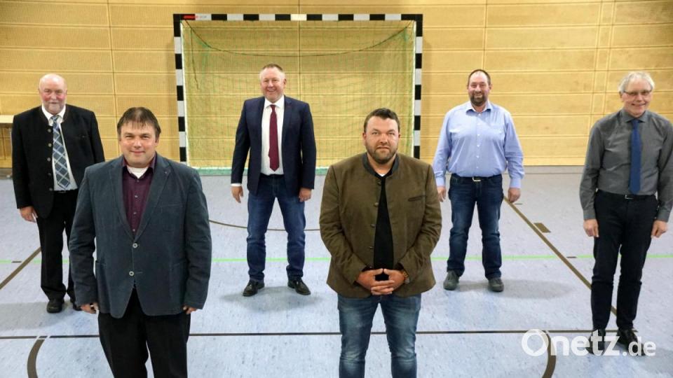Die neuen Gemeinderatsmitglieder (von links): Peter Merkl, Markus Schmid, Gerhard Tretter, Adrian Scheitler, Reinhard Etterer und Lothar Porst. Bild: bkr