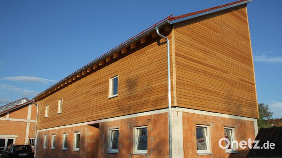 Das „Haus der Vereine“ macht von der Anfahrt her schon einen recht passablen Eindruck, in ein paar Monaten solle fertig sein. Bilder: frd Bild: frd
