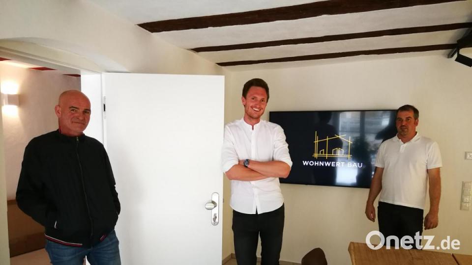 Die drei Bauherren von links: Wolfgang Schmidt, Fabian Schmidt und Nico Sticke. Bild: ass