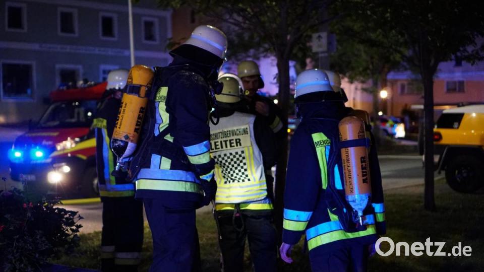 Im Markt Hohenburg kommt es wegen eines Brandes zu einem Großeinsatz. 150 Einsatzkräfte rücken aus. Bild: Christopher Dotzler