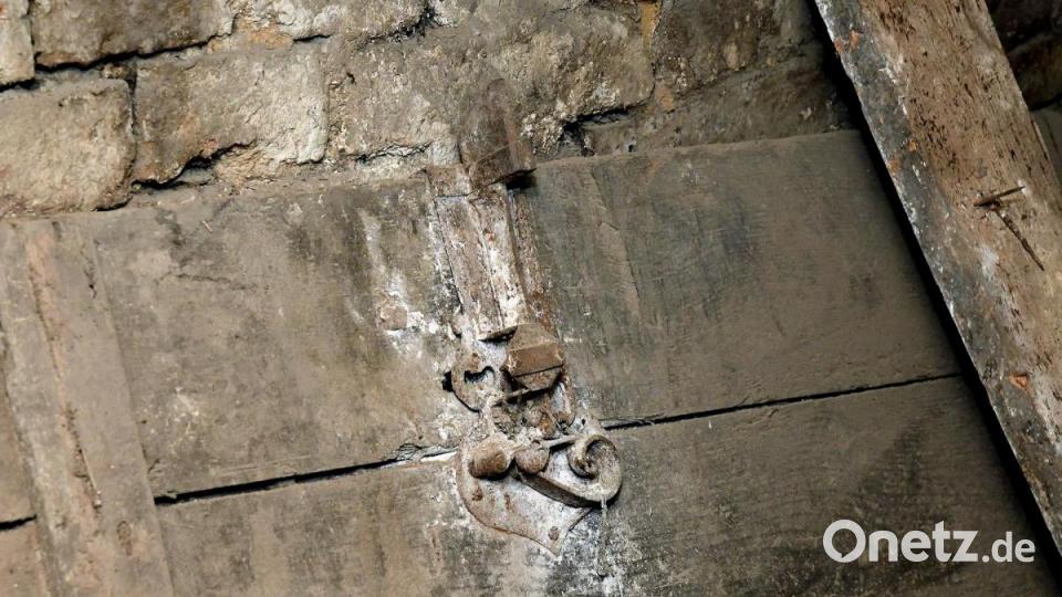 Vornehme Bürger bauten das Haus in der Schiffgasse 3 im Mittelalter. Inzwischen ist es heruntergewohnt und ziemlich baufällig. Drei Amberger haben sich daran gemacht, es wieder zu einem Schmuckstück zu machen. Bild: Petra Hartl