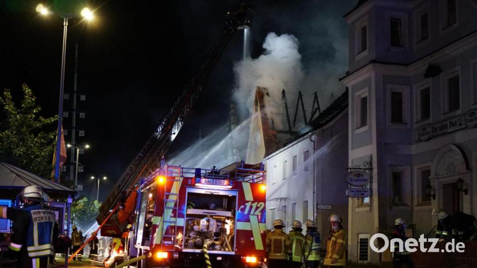 Im Markt Hohenburg kommt es wegen eines Brandes zu einem Großeinsatz. 150 Einsatzkräfte rücken aus. Bild: Christopher Dotzler