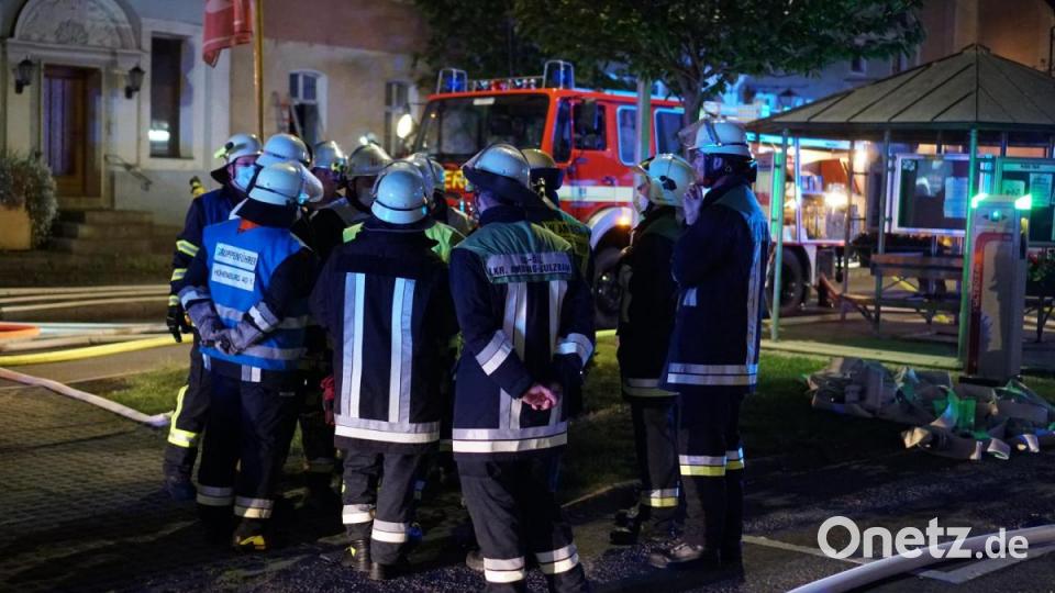 Im Markt Hohenburg kommt es wegen eines Brandes zu einem Großeinsatz. 150 Einsatzkräfte rücken aus. Bild: Christopher Dotzler