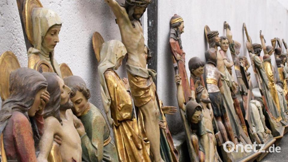 Die Kreuzwegstationen und Heiligenfiguren werden in verschiedenen Räumlichkeiten der Pfarrei eingelagert. Bild: Agnes Jonas
