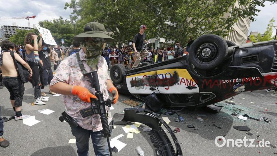 Nach dem Tod des Afroamerikaners George Floyd bei einem brutalen Polizeieinsatz in Minneapolis haben Ausschreitungen in US-Metropolen in der fünften Nacht in Folge angedauert. Bild: Rick Bowmer/dpa
