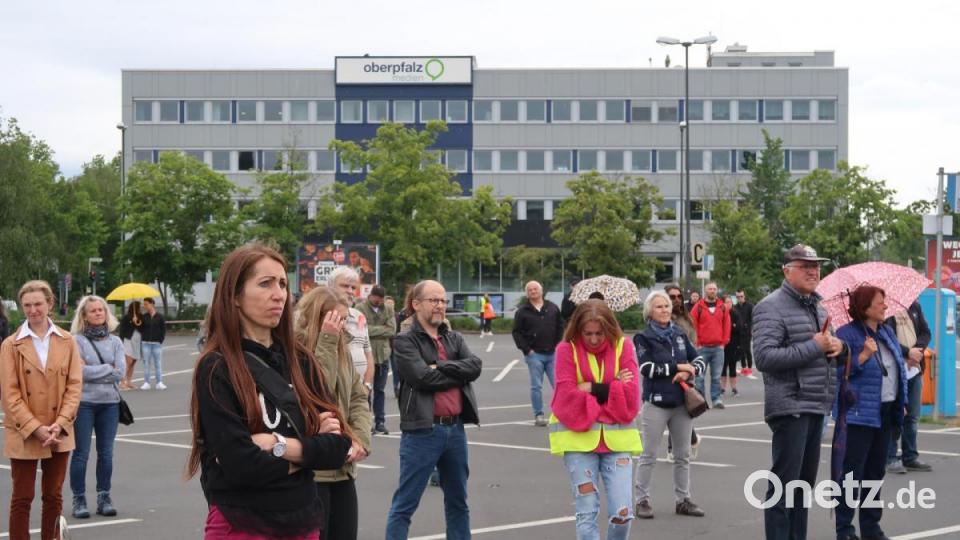 Nach Angaben der Polizei demonstrierten am Pfingstsonntag 150 Personen gegen die Beschneidung der Grundrechte und gegen Impfpflicht. Bild: Kunz