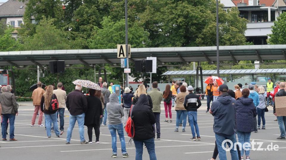 Nach Angaben der Polizei demonstrierten am Pfingstsonntag 150 Personen gegen die Beschneidung der Grundrechte und gegenImpfpflicht. Bild: Kunz