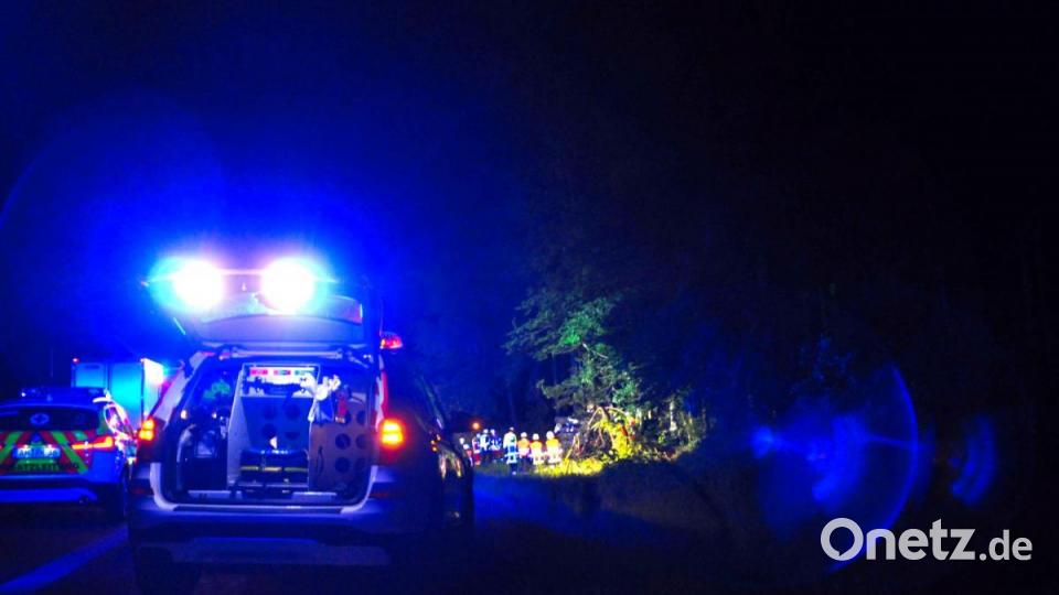 Für die Bergungsarbeiten war der rechte Fahrstreifen der Autobahn 6 gesperrt. Bild: fas