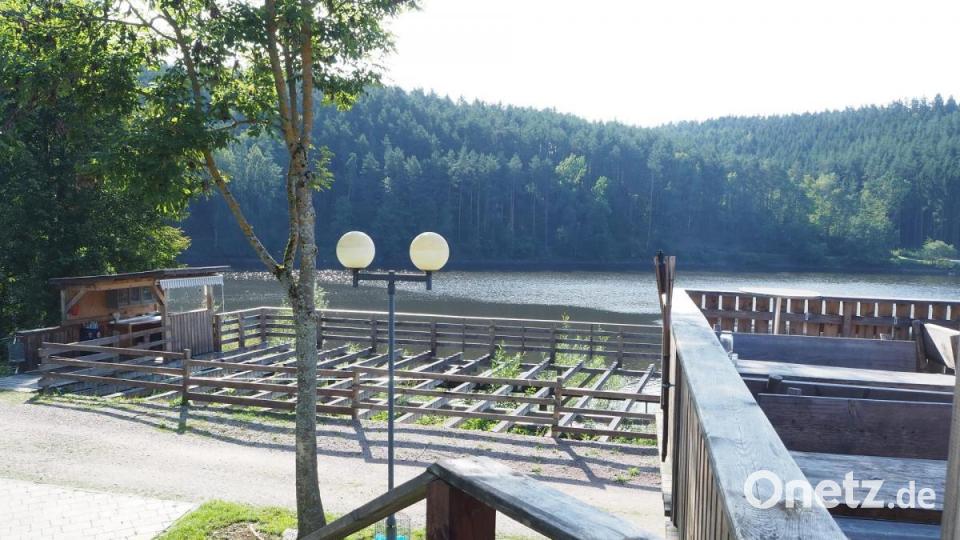 Momentan noch auf Eis liegen die Pläne für eine große Terrasse plus Pool und Sauna-Landschaft auf dem Campingplatz bei Trausnitz. Bild: bl
