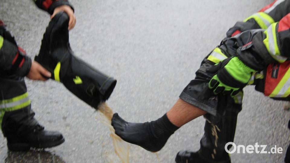 Ein heftiger Gewitterregen hat in Regensburg für Verkehrsbehinderungen gesorgt. Bild: Alexander Auer