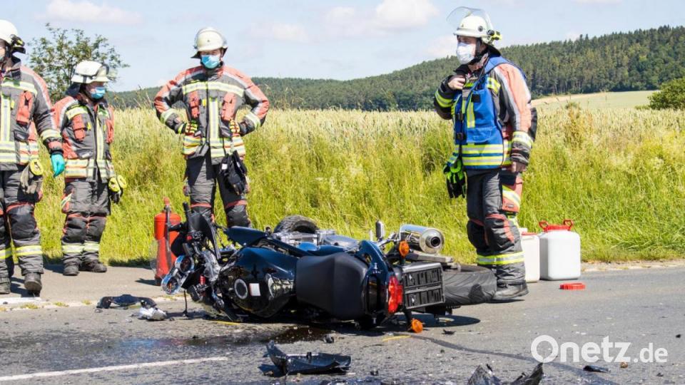 Das total demolierte Motorrad. Bild: dmra
