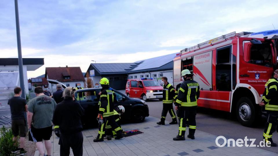 Schauplatz der Rettungsaktion war der Parktplatz des Pfalzgrafencenters. Bild: Georg Schmid