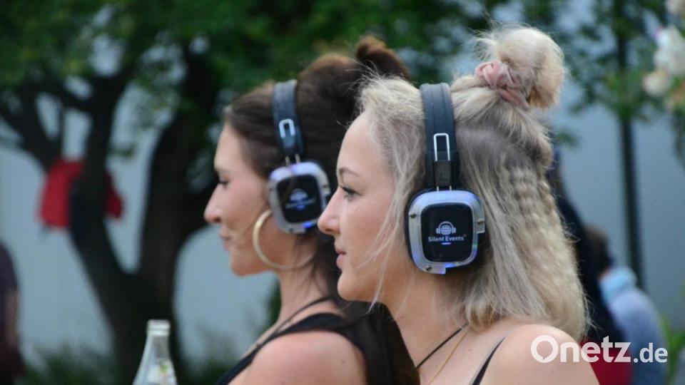 Mit elektronischen Ohrverstärkern klingt das Konzert gleich nochmal so gut. Bild: Kunz