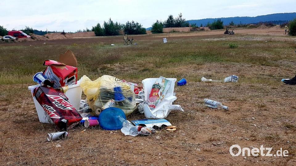 Erneut liegt viel Müll am Freizeitsee Dießfurt Bild: Michaela Grenda/exb