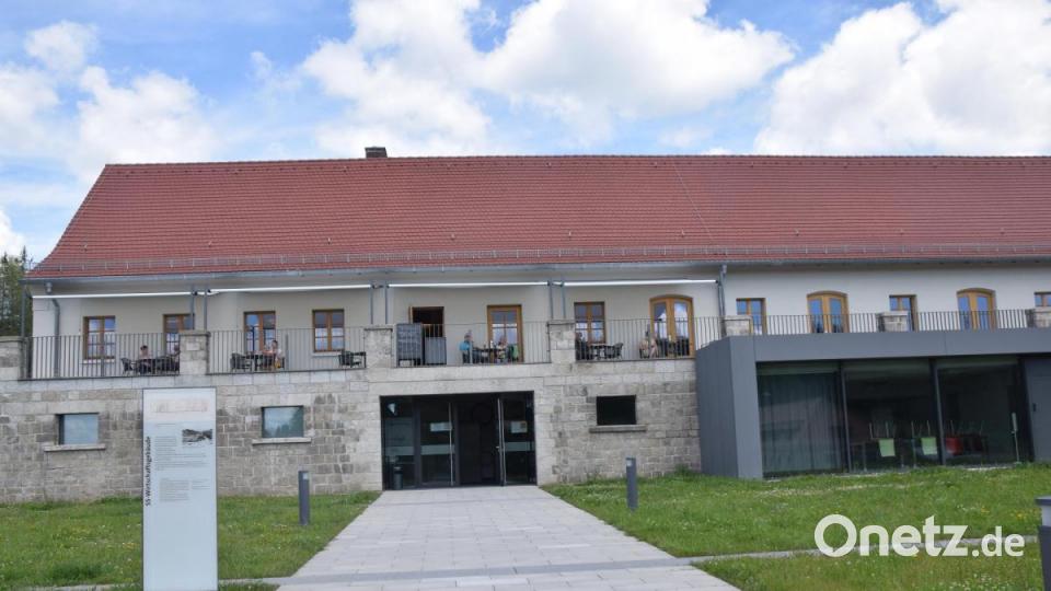 Im ehemaligen SS-Kasino ist das Museumscafé eingerichtet. Bild: fz