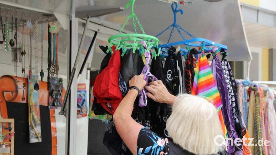 So manches Angebot beim Sommermarkt war einen zweiten Blick wert. Bild: frd