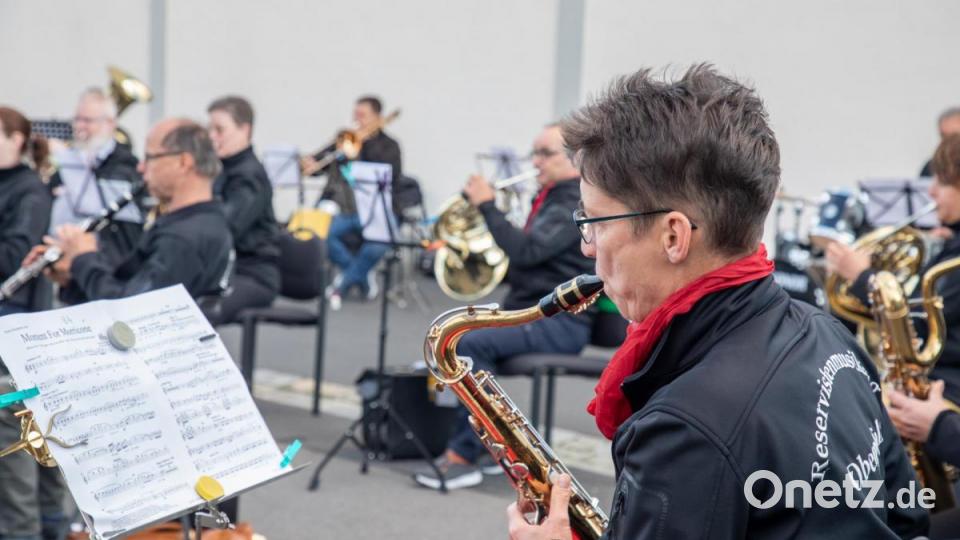 Der Reservistenmusikzug Oberpfalz probte in der Schweppermannkaserne in Kümmersbruck. Bild: hbe