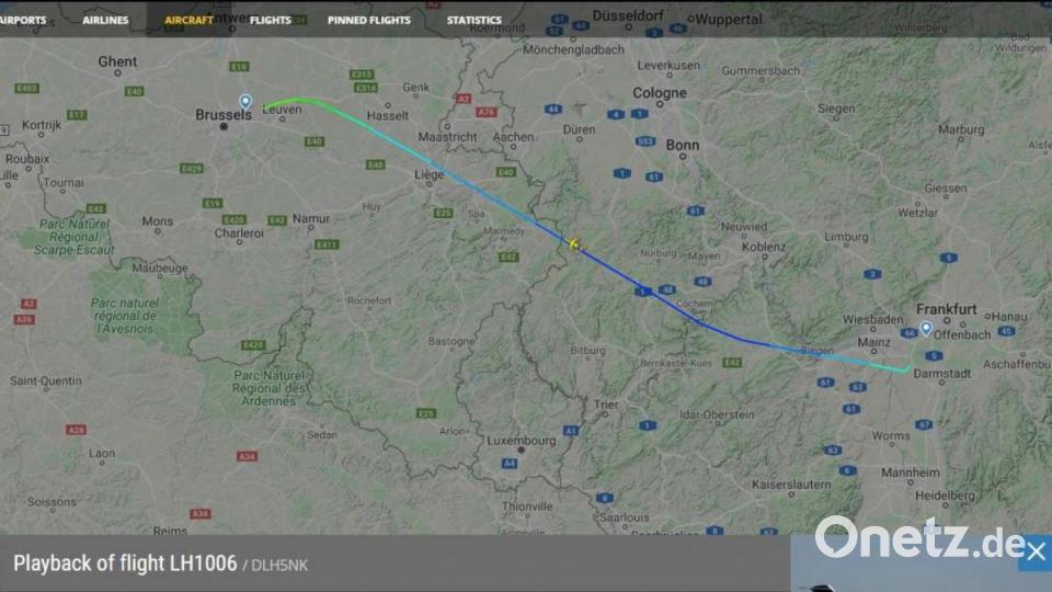 Der erste Flug nach 109 Tagen am Boden führte den Bombardier CRJ900 "Amberg" am vergangenen Freitag von Frankfurt nach Brüssel, wie beim Trackingdienst Flightradar24 zu sehen ist. Screenshot: lnz