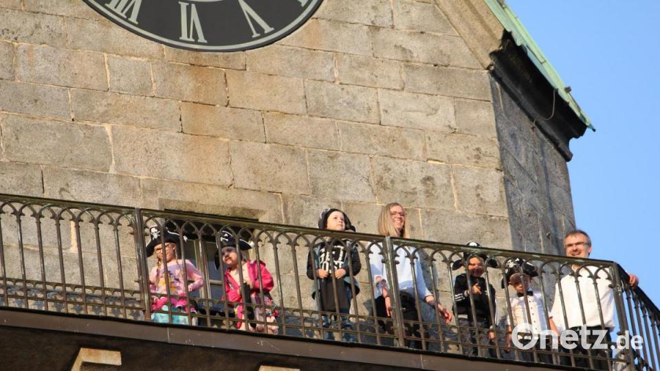 Von hoch oben blickten die Vorschulkinder über Erbendorf. Bild: fks