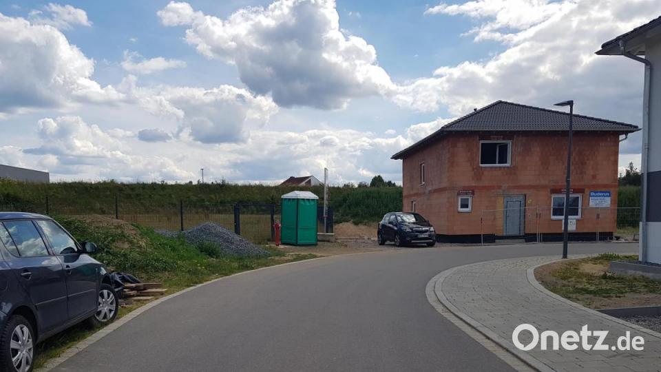 Im Bereich des geplanten Spielplatzes im Neubaugebiet "Sommerwiesen" wird kein verkehrsberuhigter Bereich eingerichtet. Im gesamten Gebiet gilt bereits Tempo 30. Messungen werden dann vorgenommen, wenn die Bautätigkeit in dem Gebiet abgeschlossen ist. Bild: ck