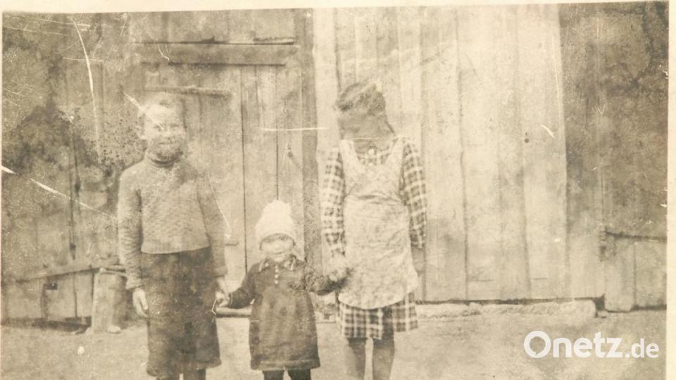 Ludwig Zeitlers Kinder Josef, Mathilde und Resl. Mathilde war noch kein Jahr alt, als der Vater eingezogen wurde. Repro: rpp