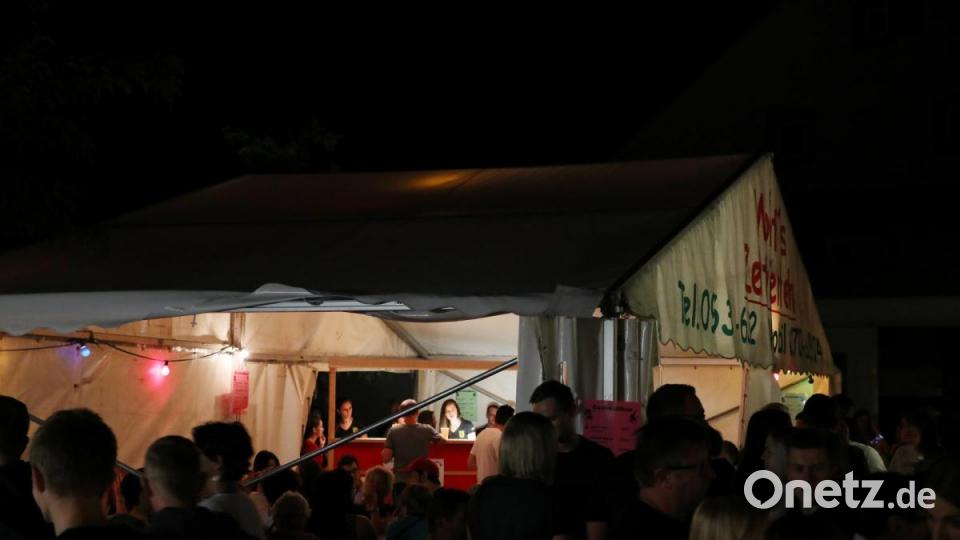Viel Andrang in der Cocktailbar. Bild: JOCHEN NEUMANN 
ERBENDORF