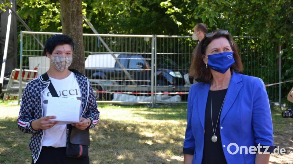 Unter sachkundiger Führung von Simon Kraus ging es durch das Gelände des HPZ. Bild: ass