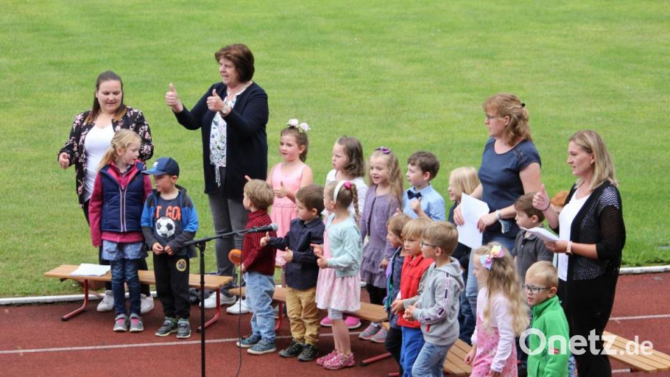 &quot;Einfach Spitze, dass Du da bist&quot;, sangen die Kinder lautstark mit. Bild: fks