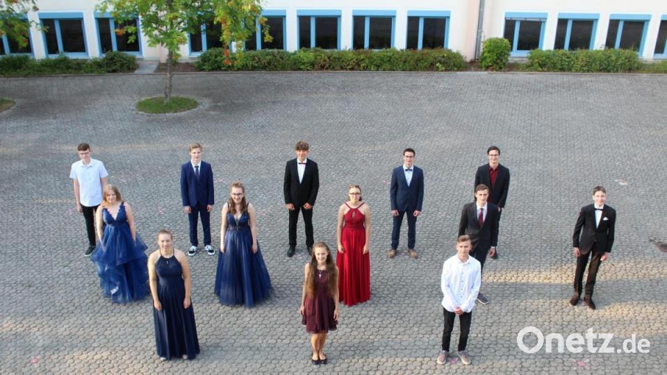 Mit Dominik Reger, Jonas Meyer, Tabata Melzner und Chantal Bayer gibt es in der Klasse 10a gleich vier Schüler mit einem Schnitt von 1,0. Aber auch Simon Rickauer, Jakob Prieschenk, Lukas Haßmann (alle 1,18), Felix Plannerer, Vivien Märkl (beide 1,36), Jonas Ackermann, Natalie Horn (jeweils 1,55), Katja Schmidt (1,82) und Simon Rittner (1,91) ließen aufhorchen. Bild: Realschule Kemnath/exb