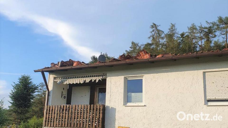 Insbesondere im Süden Bayerns und bei Regensburg hat es am Dienstag schwere Unwetter gegeben. Neben zahlreichen Sachschäden verletzten sich auch einige Menschen. Bild: Kreisbrandinspektion Cham