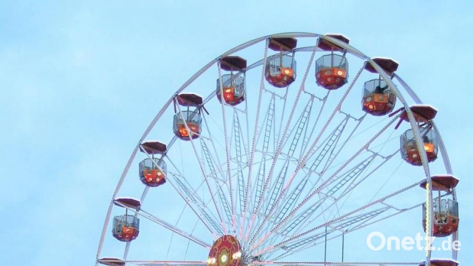 Wenn das Riesenrad aufgebaut war, konnte man sogar den Wasserturm entdecken. Archivbild: rgr