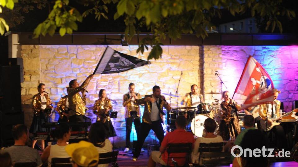 Die Funky Blues Rabbits legten beim Kummert Bräu in Amberg eine &quot;Doppelschicht&quot; ein. Zweimal vor jeweils 150 Gästen gaben sie ihren ersten Liveauftritt des Jahres. Bild: Andreas Brückmann