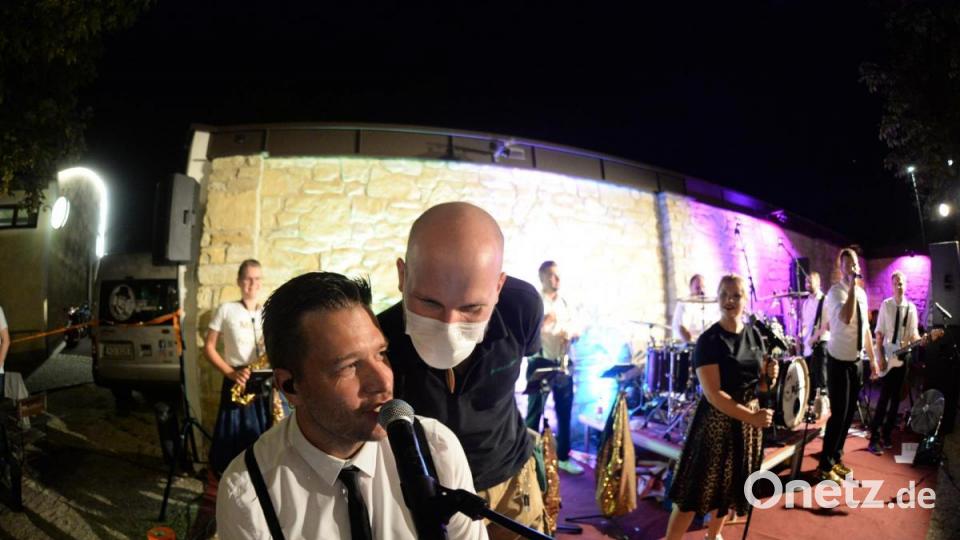 Die Funky Blues Rabbits legten beim Kummert Bräu in Amberg eine &quot;Doppelschicht&quot; ein. Zweimal vor jeweils 150 Gästen gaben sie ihren ersten Liveauftritt des Jahres. Bild: Andreas Brückmann