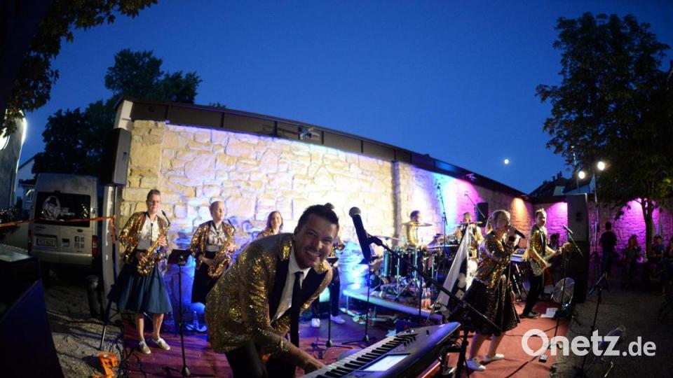 Die Funky Blues Rabbits legten beim Kummert Bräu in Amberg eine &quot;Doppelschicht&quot; ein. Zweimal vor jeweils 150 Gästen gaben sie ihren ersten Liveauftritt des Jahres. Bild: Andreas Brückmann