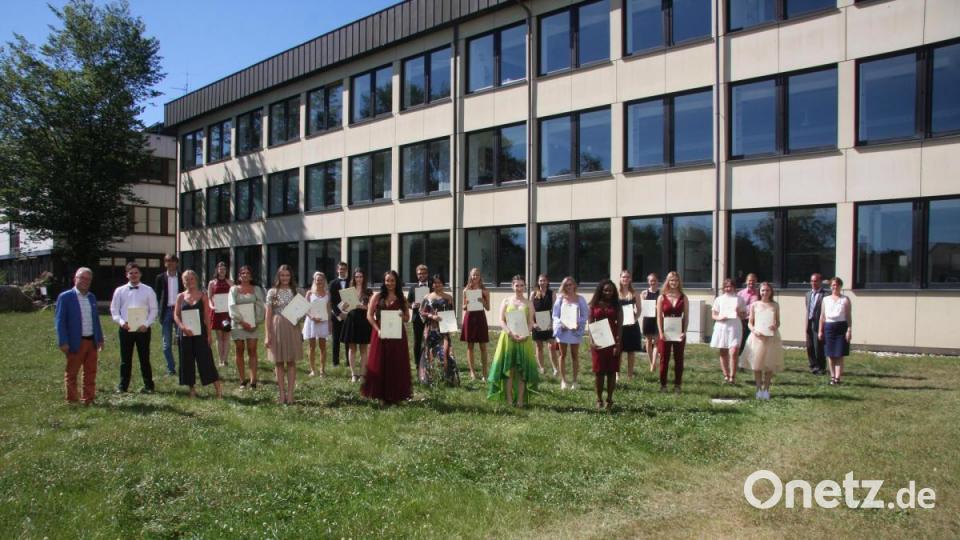 24 „Hoties“ nahmen am Freitag Abschied vom Beruflichen Schulzentrum in Wiesau. Bild: wro
