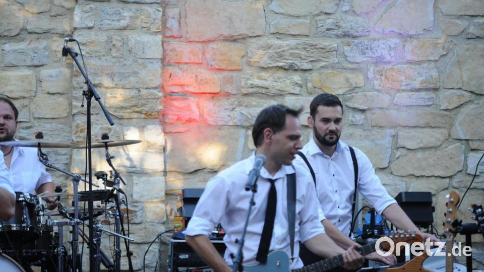 Die Funky Blues Rabbits legten beim Kummert Bräu in Amberg eine &quot;Doppelschicht&quot; ein. Zweimal vor jeweils 150 Gästen gaben sie ihren ersten Liveauftritt des Jahres. Bild: Andreas Brückmann