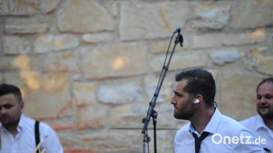 Die Funky Blues Rabbits legten beim Kummert Bräu in Amberg eine &quot;Doppelschicht&quot; ein. Zweimal vor jeweils 150 Gästen gaben sie ihren ersten Liveauftritt des Jahres. Bild: Andreas Brückmann